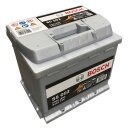 Bosch S5 002 Autobatterie 54Ah 530A Vorderansicht