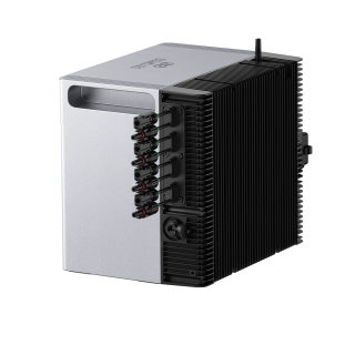 LED-Status und Off-Grid-AC-Anschluss am SolarFlow 2400 Pro in Nahaufnahme