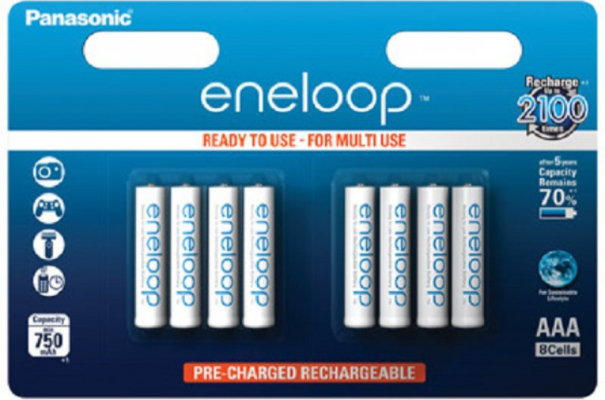 Eine Packung AAA Standard Batterien von Eneloop.